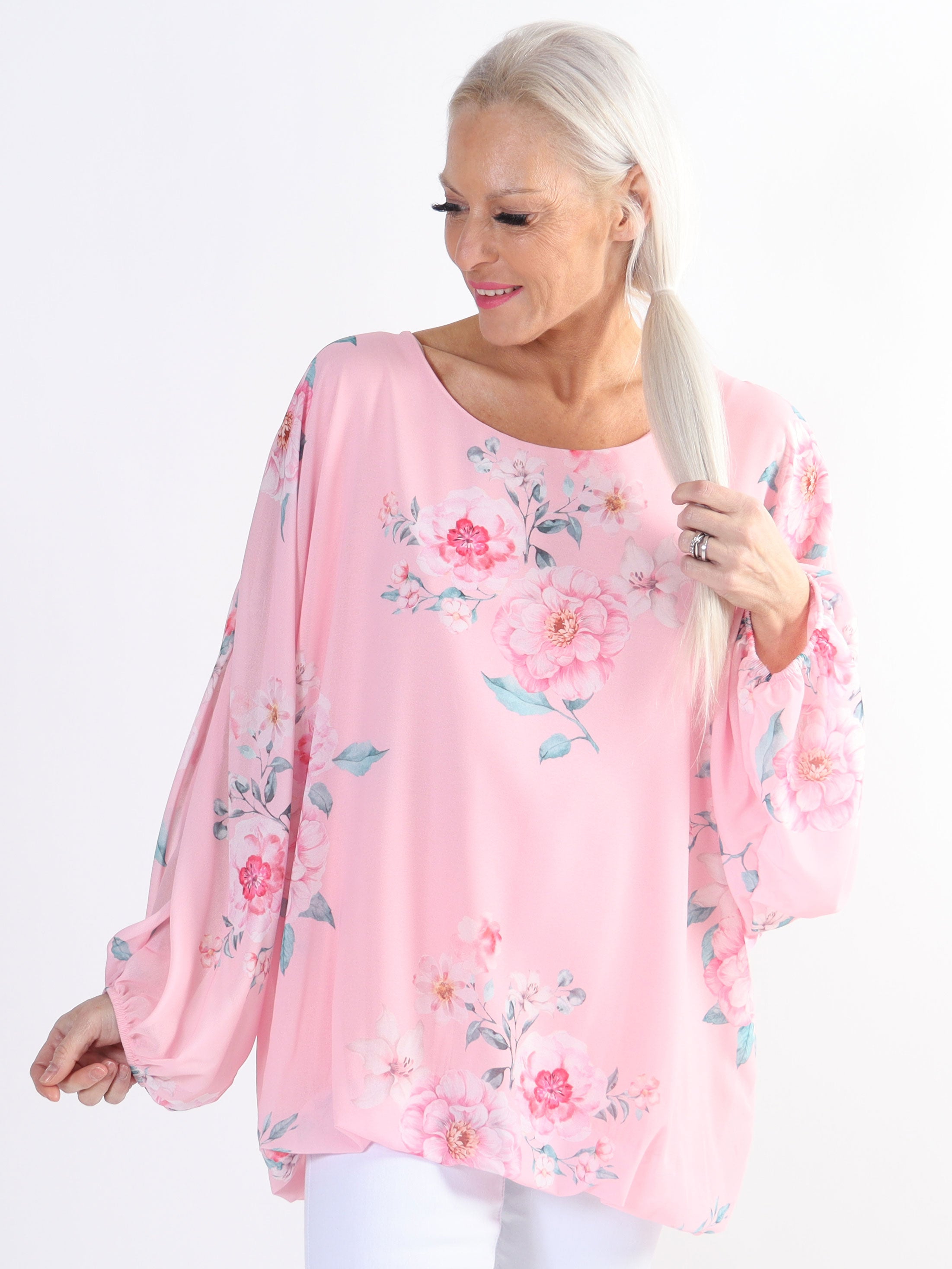 Destiny Rose - Plus size blus i chiffong med bondrosor